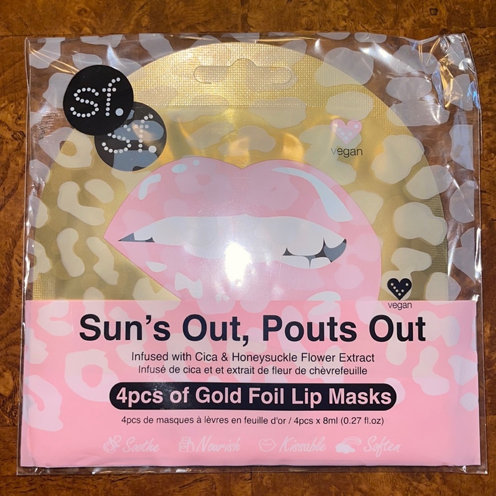 NWT SF Glow Sun’s Out Pouts Out 4pc Gold foil lip mask